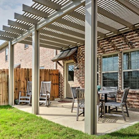 Вилла College Station Townhouse With Private Patio Экстерьер фото