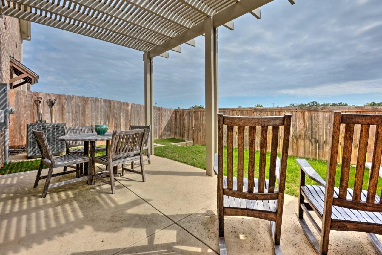 Вилла College Station Townhouse With Private Patio Экстерьер фото