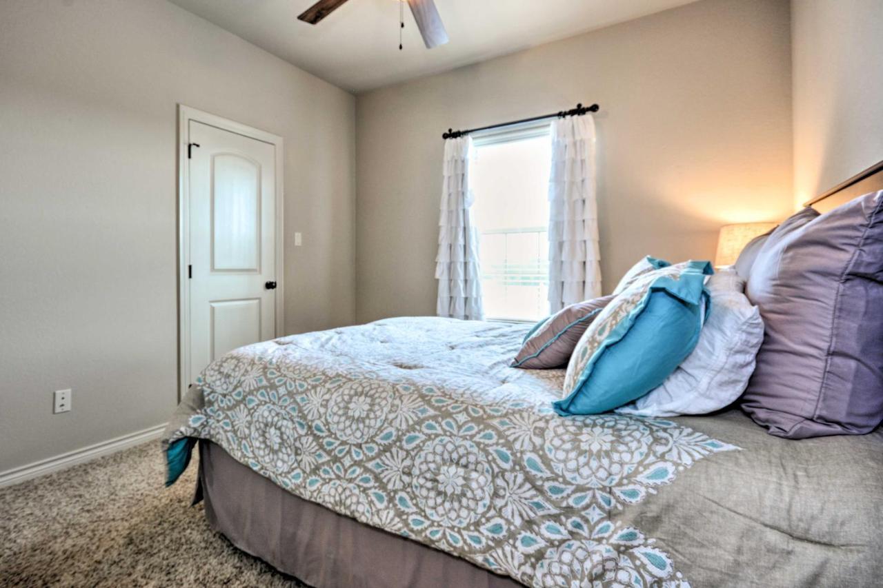 Вилла College Station Townhouse With Private Patio Экстерьер фото