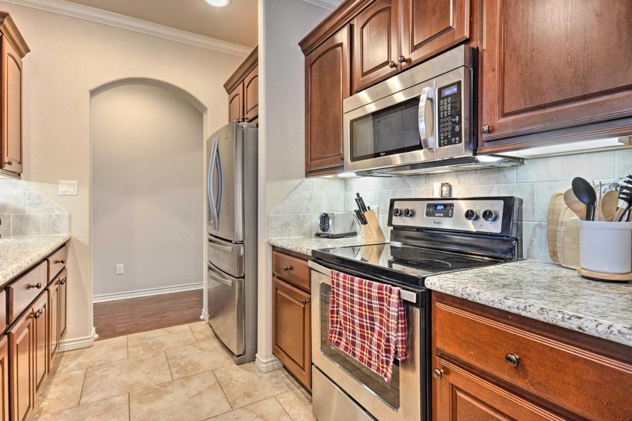 Вилла College Station Townhouse With Private Patio Экстерьер фото