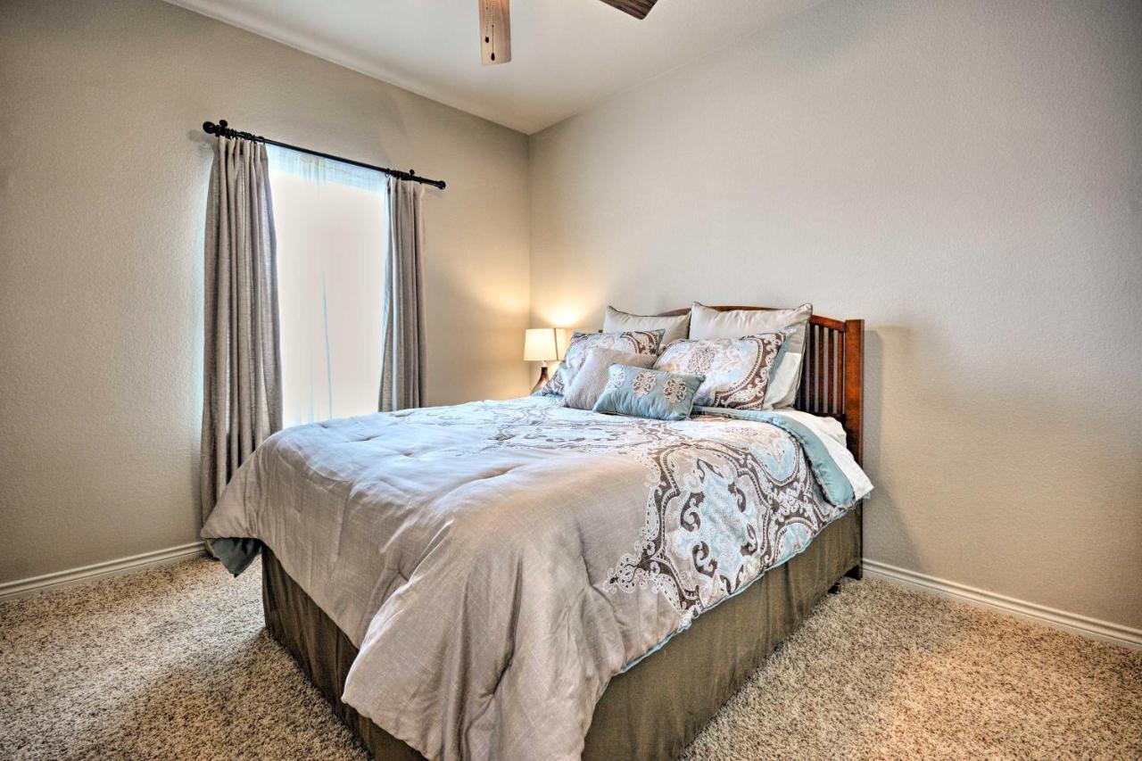 Вилла College Station Townhouse With Private Patio Экстерьер фото