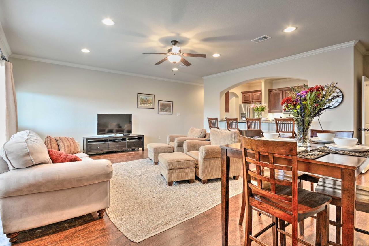 Вилла College Station Townhouse With Private Patio Экстерьер фото
