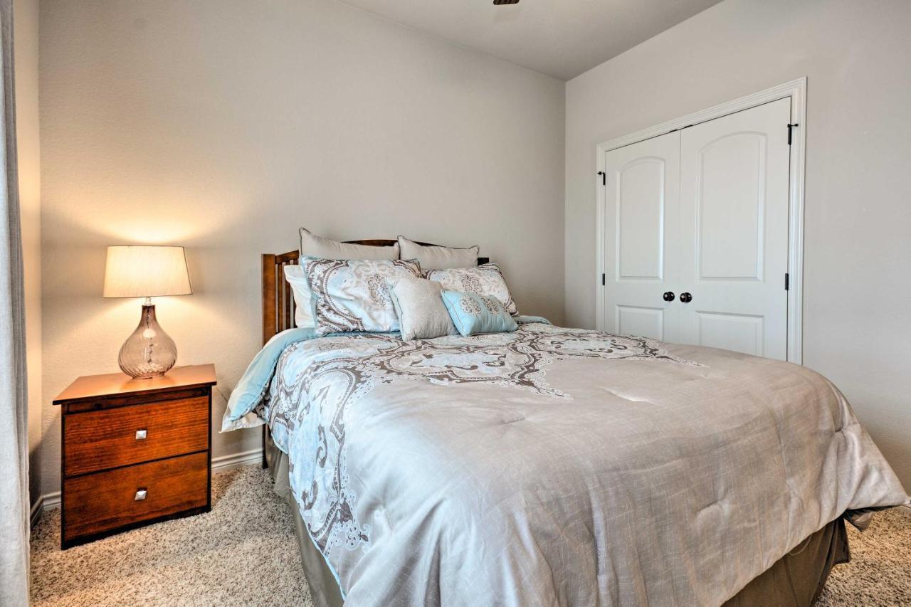 Вилла College Station Townhouse With Private Patio Экстерьер фото