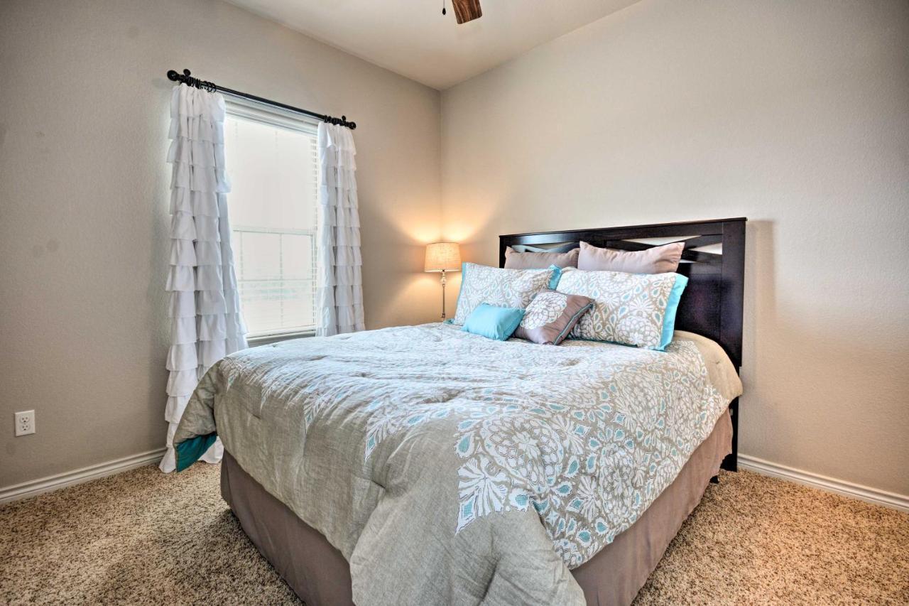 Вилла College Station Townhouse With Private Patio Экстерьер фото